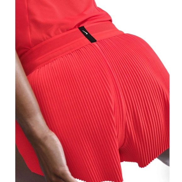 Nike Running AeroSwift 3 inch pleated shorts - Picture 11 of 11